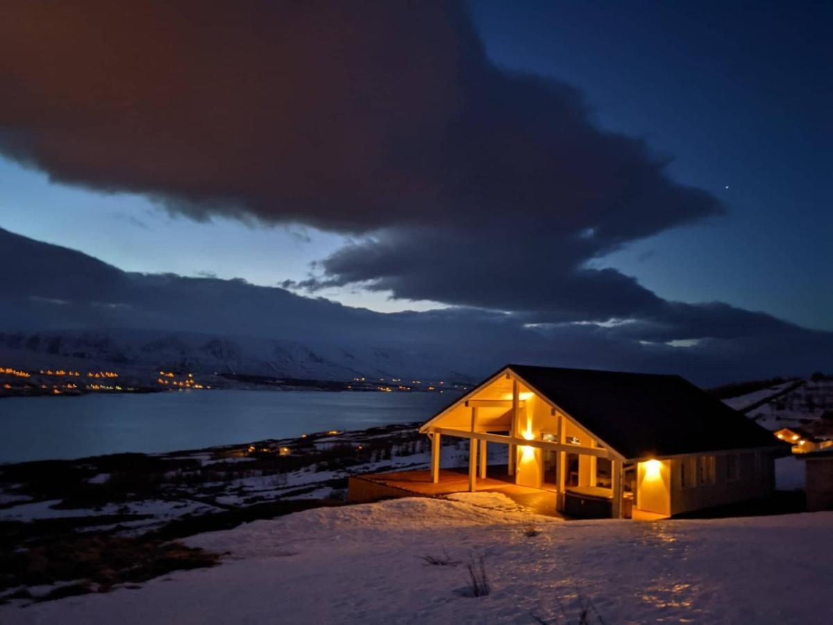 Akureyri - Cabin With An Amazing View Villa Bagian luar foto